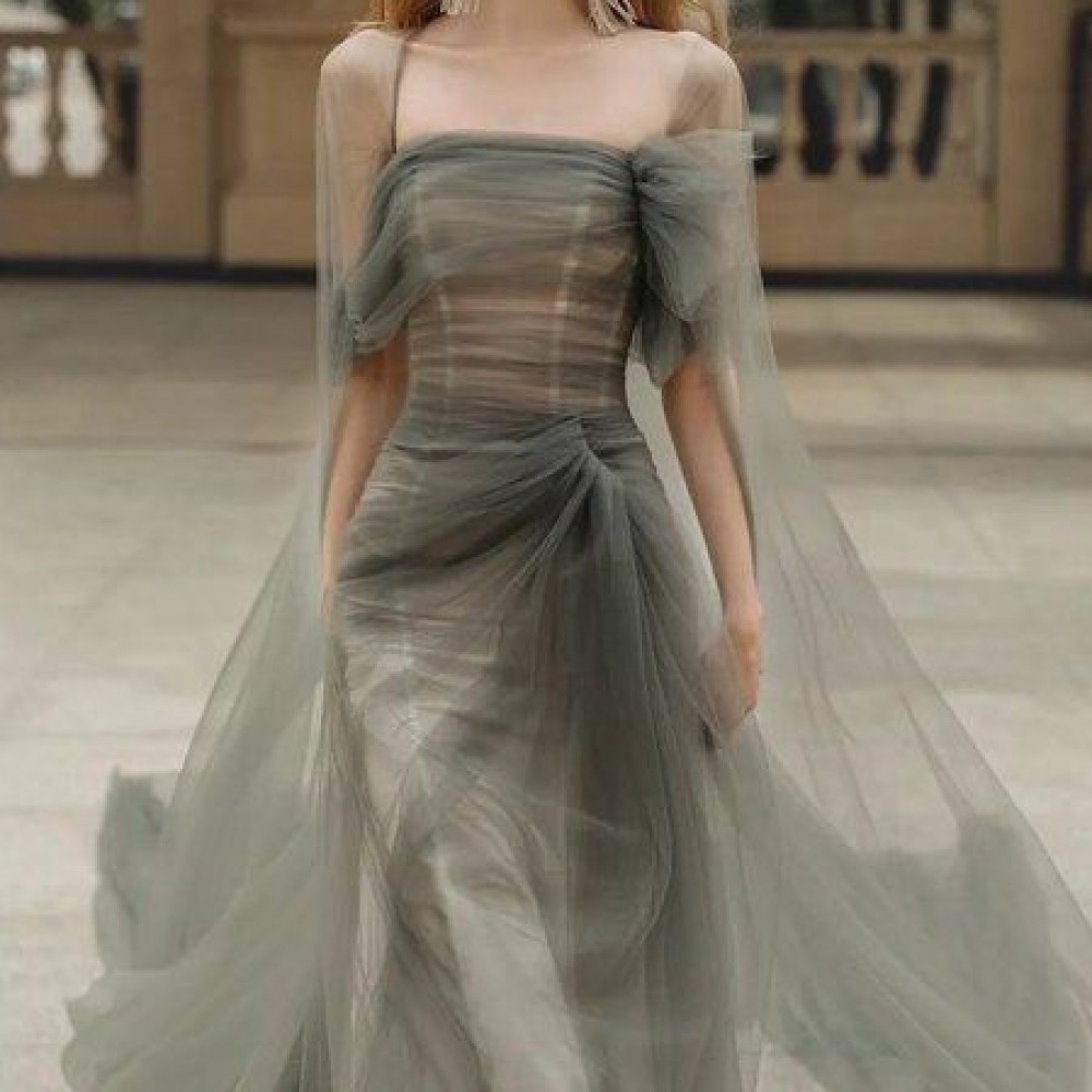 Dạ Hội Dáng Dài