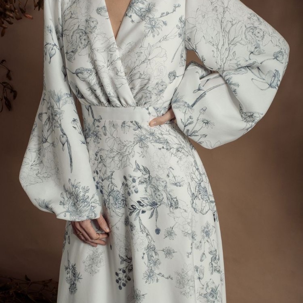 JULIE Họa Tiết Hoa Đơn Điệu