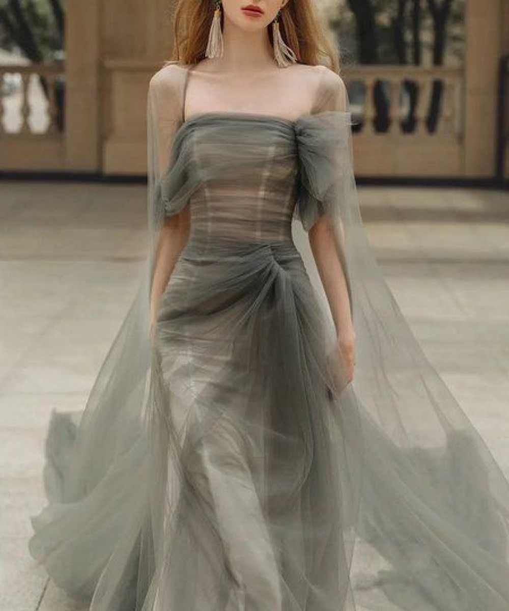 Dạ Hội Dáng Dài