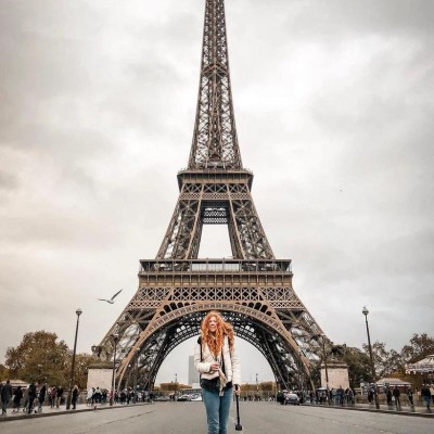 TUNG BAY KHẮP THẾ GIỚI VỚI CHIẾC VÁY CỦA BẠN 